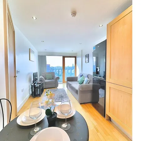 Dock Apartment Leeds (West Yorkshire)