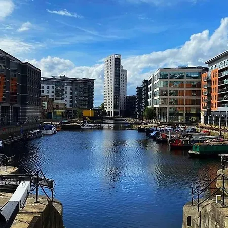 Dock * Leeds (West Yorkshire)